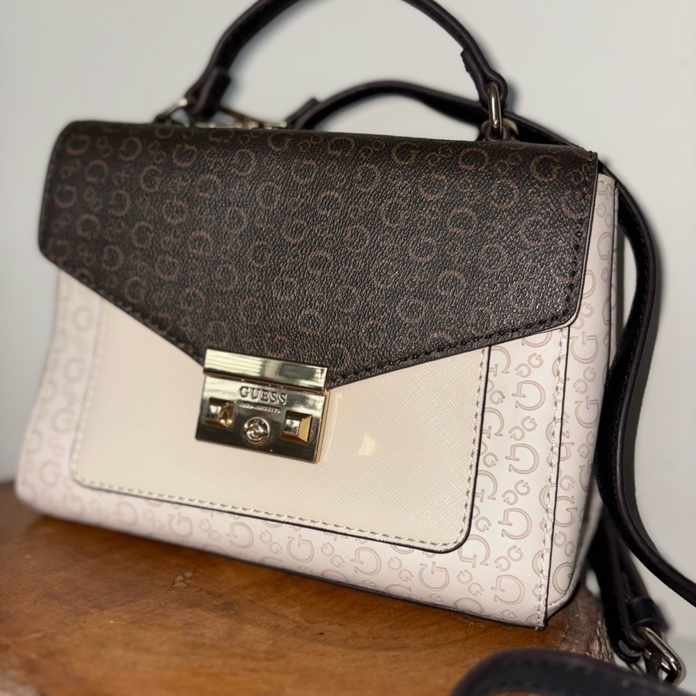 Guess Women's Black and Cream Handbag